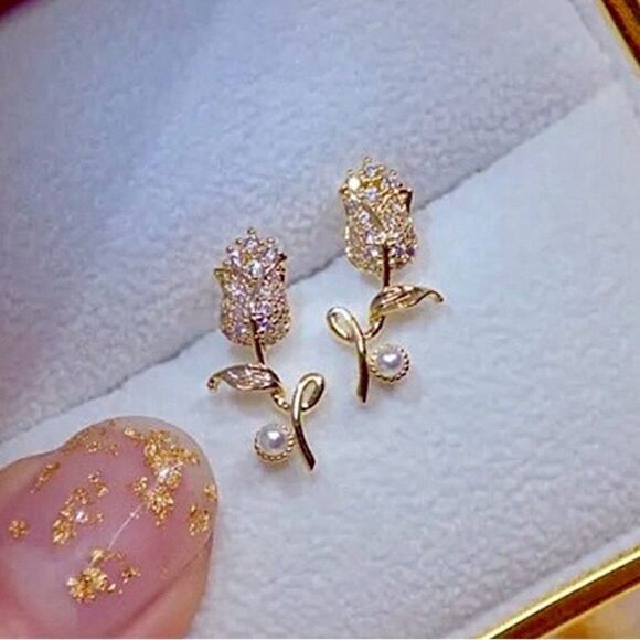 NEW Dainty Gold diamond & Pearl dangle drop stud earrings - Picture 1 of 5